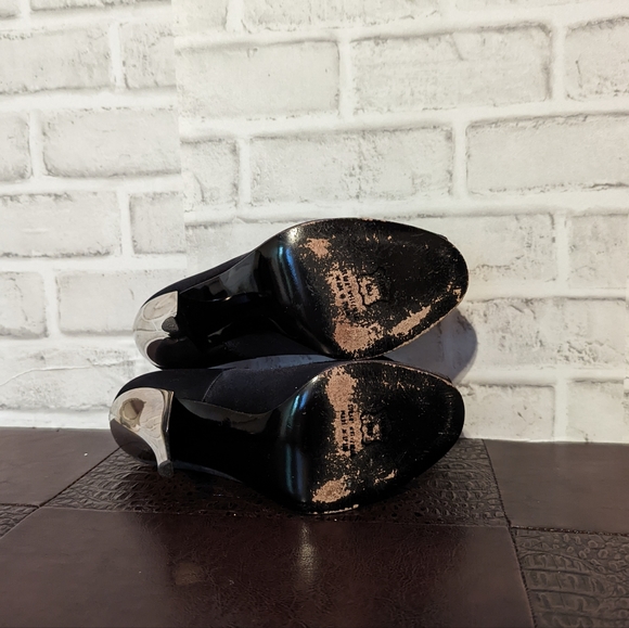 Stuart Weitzman Black Satin & Swarovski Chrome-Heeled Peep-Toe Pumps Sz 9 - Picture 10 of 15